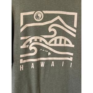 T & C Surf Designs  Hawaiian Islands Tshirt Green XL 35% Cotton 65% Polyester